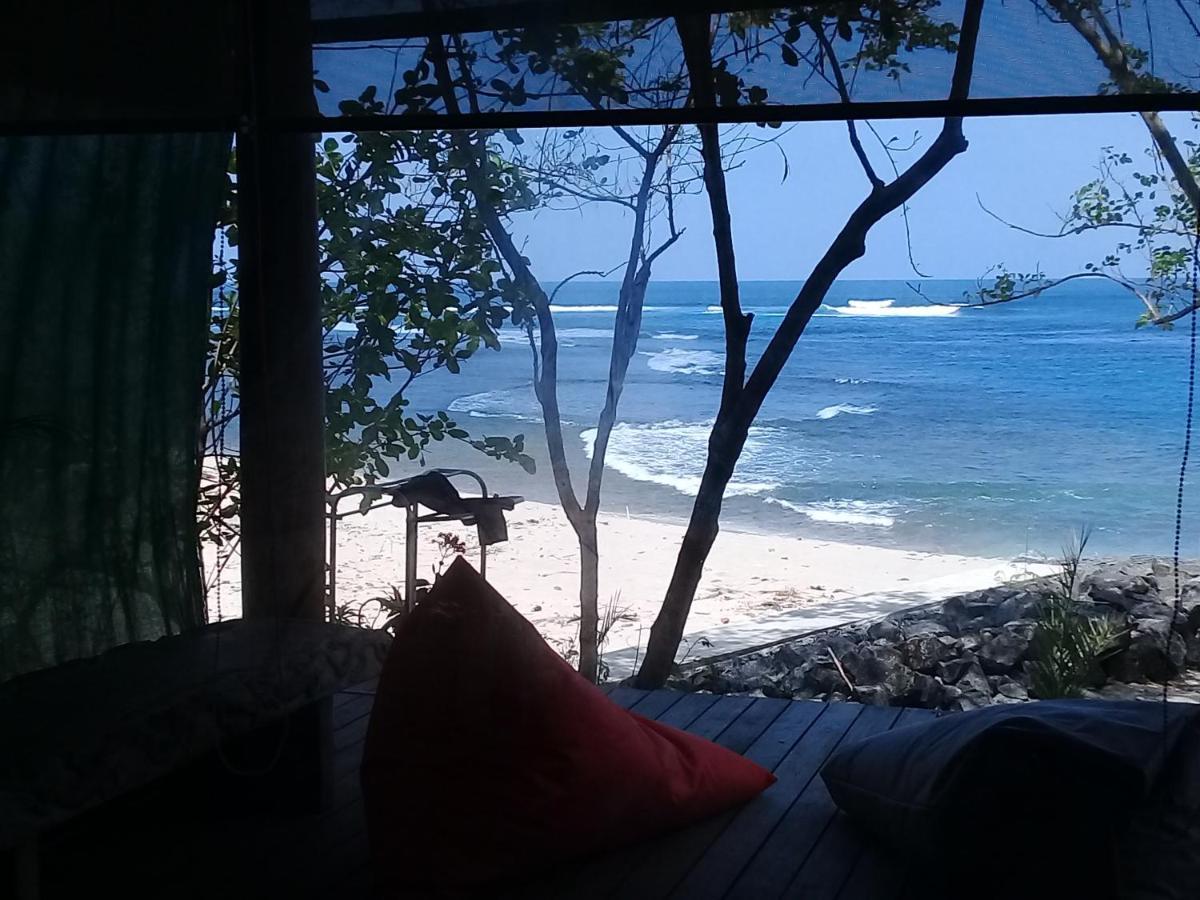 Castaway Surf Retreat 1 Hotell Sekongkang Exteriör bild