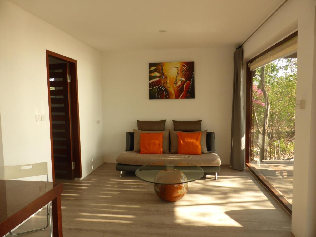 Castaway Surf Retreat 1 Hotell Sekongkang Exteriör bild
