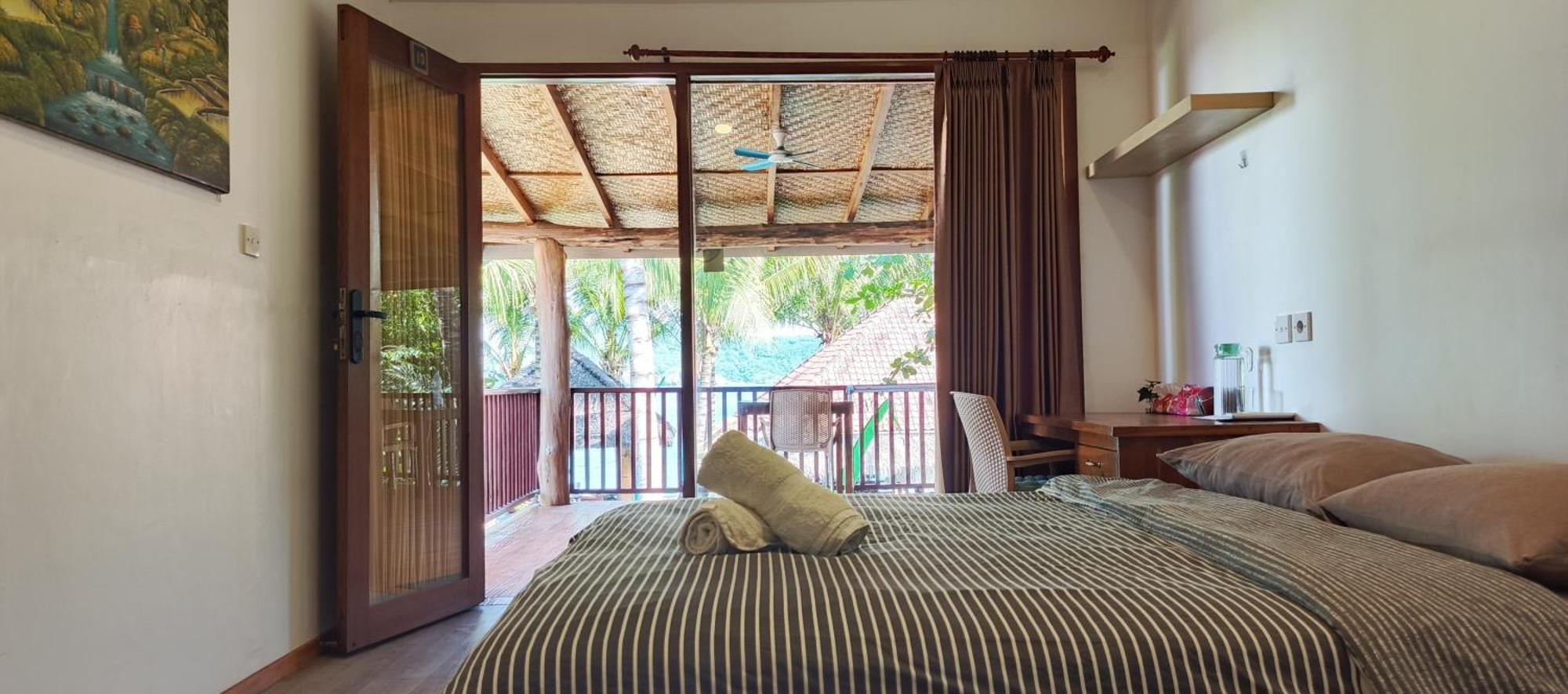 Castaway Surf Retreat 1 Hotell Sekongkang Exteriör bild