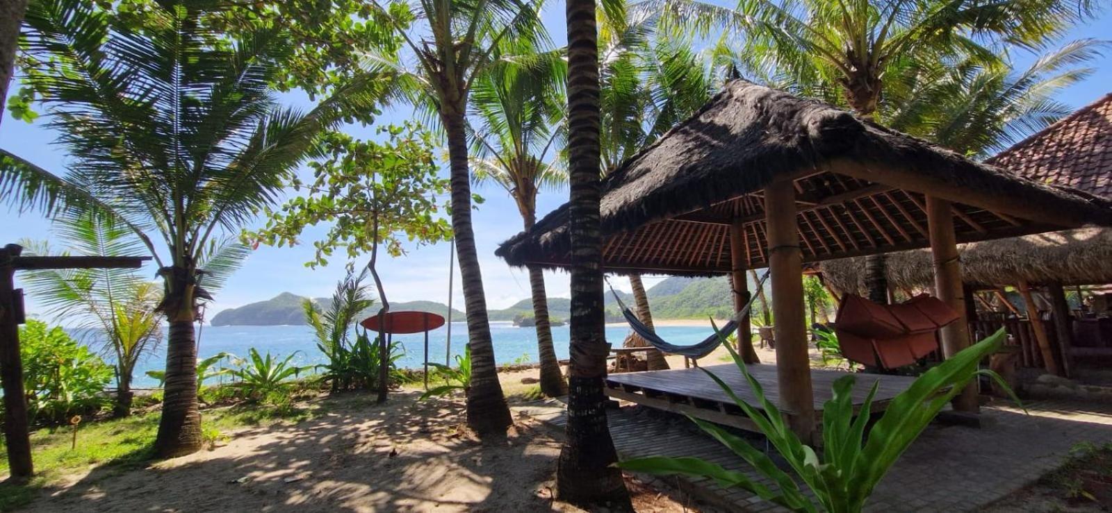 Castaway Surf Retreat 1 Hotell Sekongkang Exteriör bild